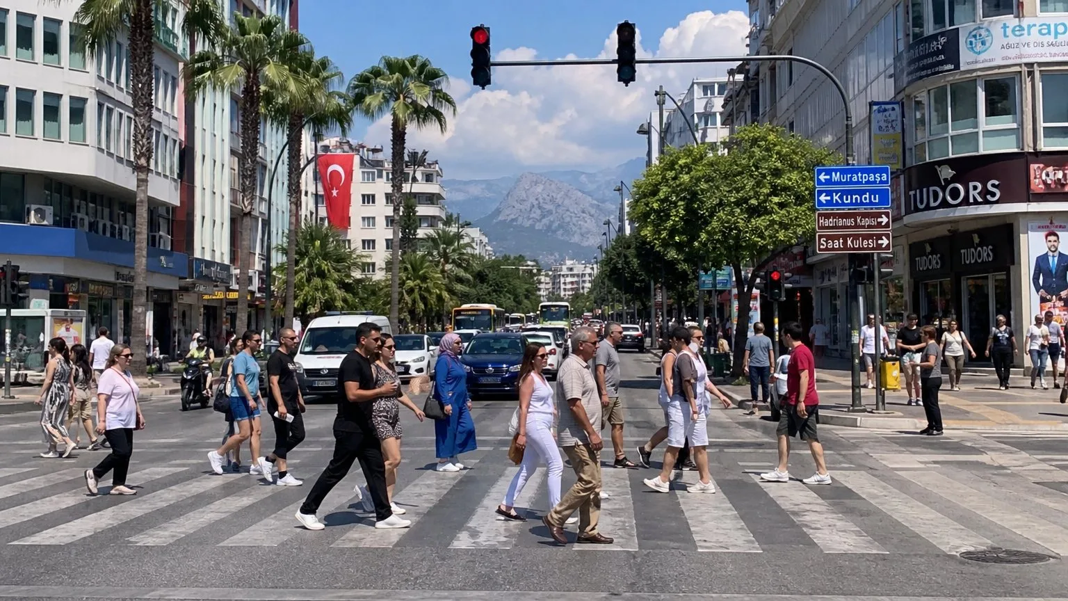 Adana'da Yaya Ulaşımı ve Erişilebilirlik: Kaldırımlar, Geçitler ve Güvenlik